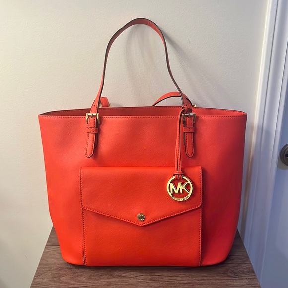 Michael Kors Handbags - Michael Kors Tote
